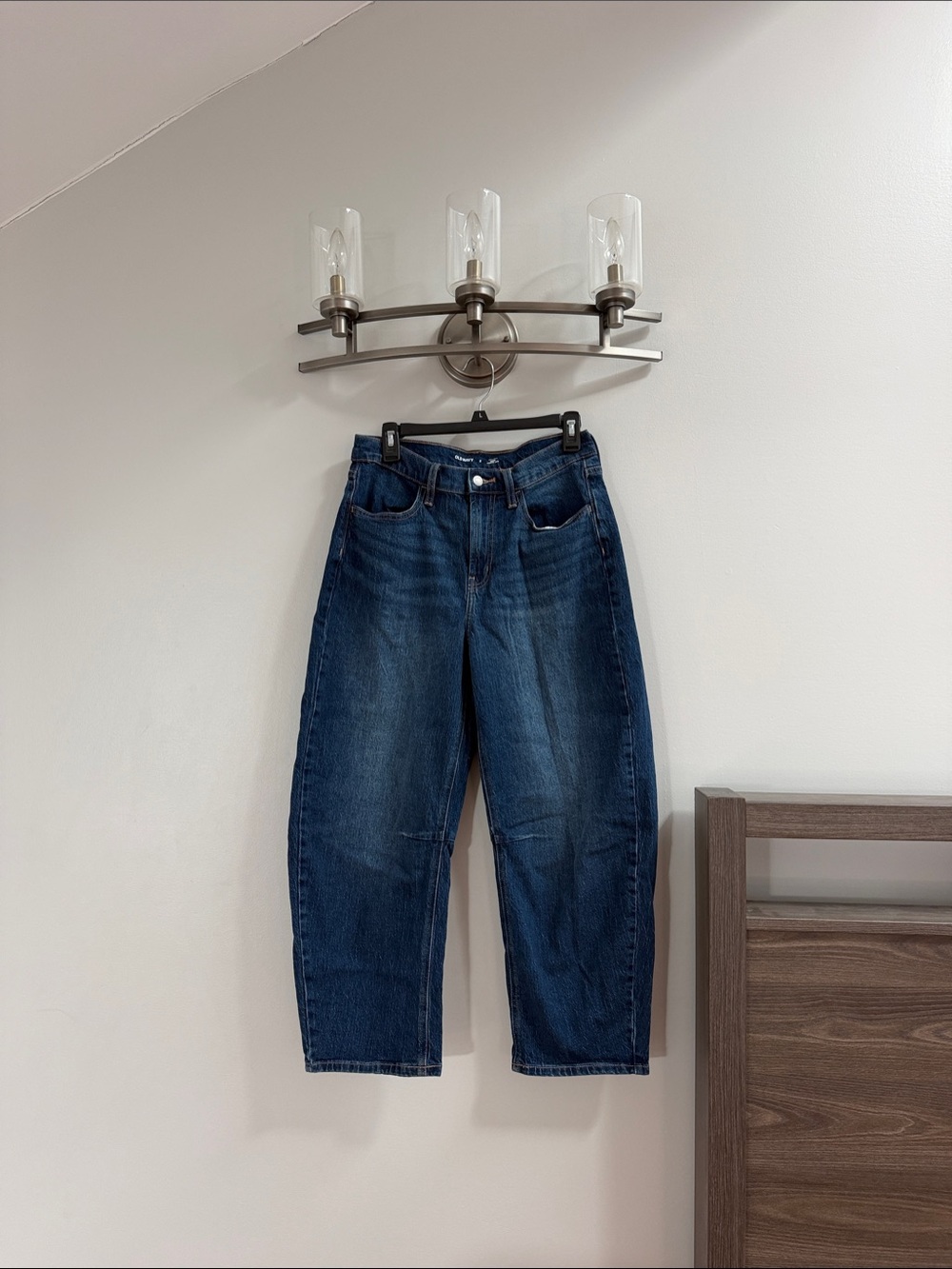 Woman’s barrel dark Blue Jeans